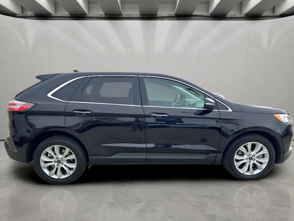 Used 2022 Black Ford Titanium image 6