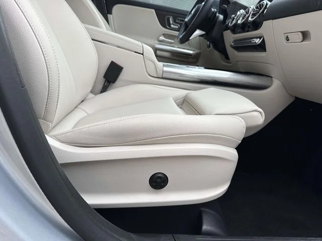 Used 2025 Silver Mercedes-Benz GLA 250 image 17