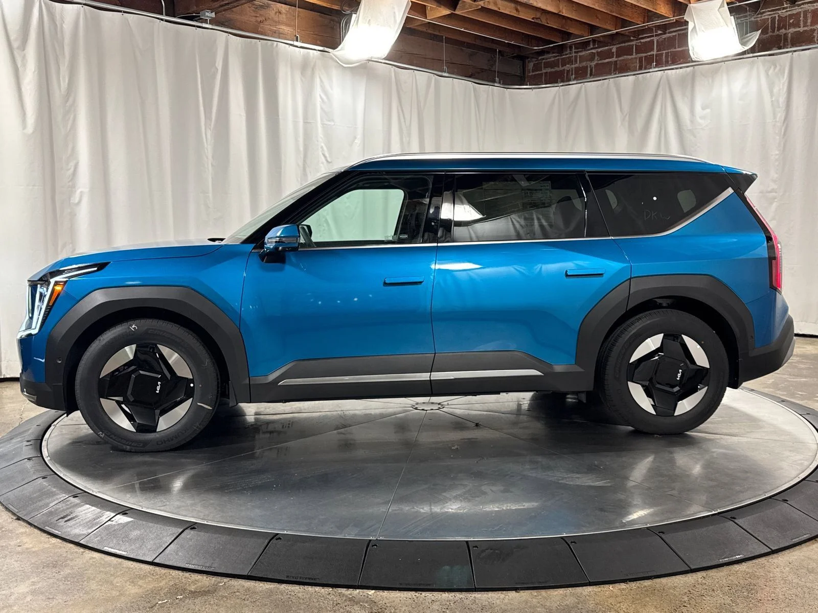 New 2026 Ocean Blue Kia Wind image 6