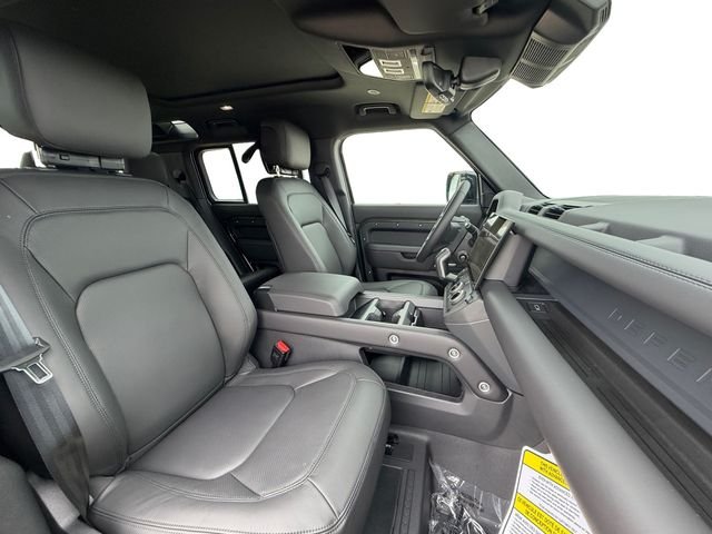 New 2026 Woolstone Green Land Rover X-Dynamic SE image 16