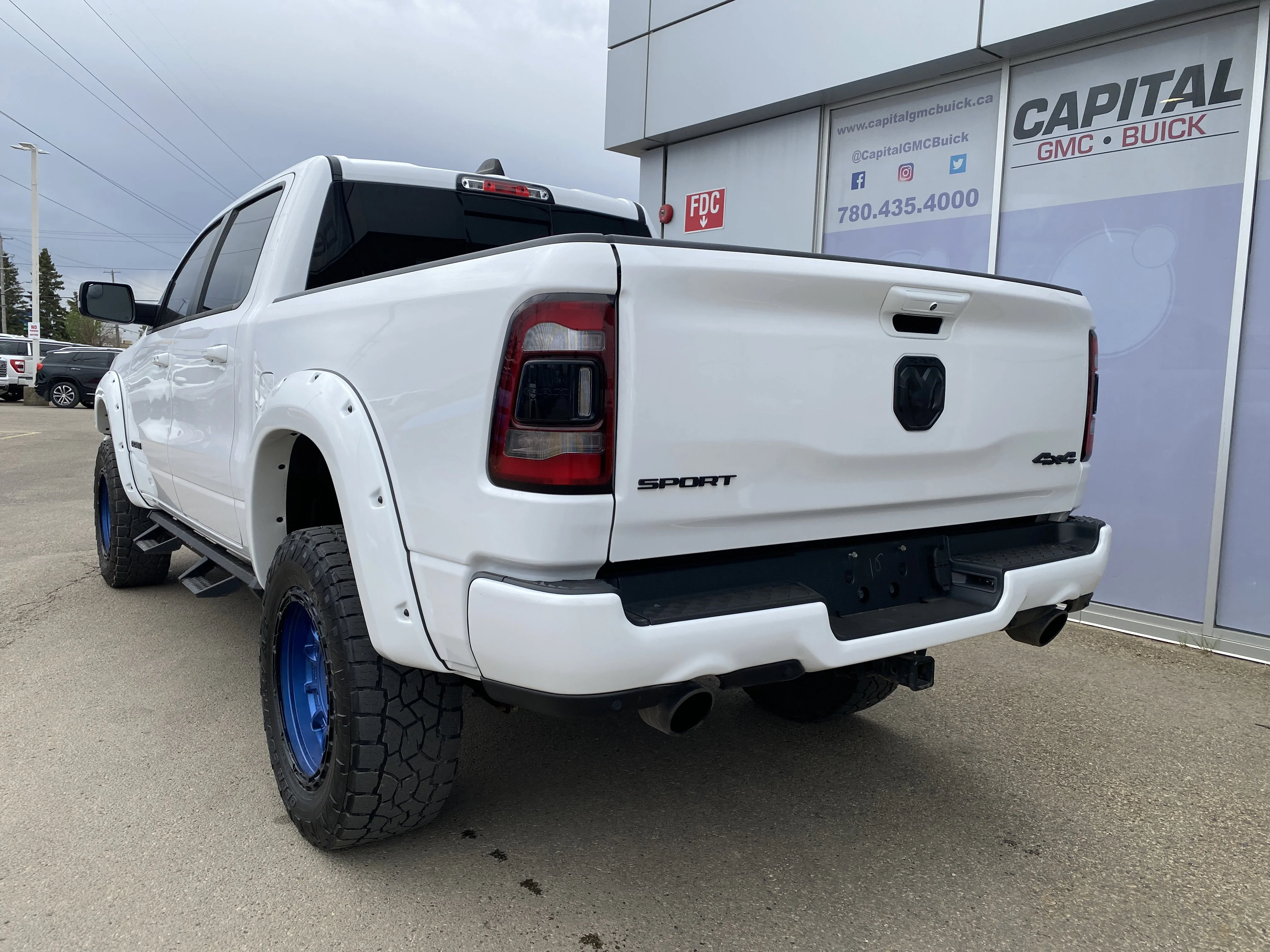 Certified Used 2023 White Ram Sport * LIFTED * DIGITAL DASH * NAVIGATION * image 3