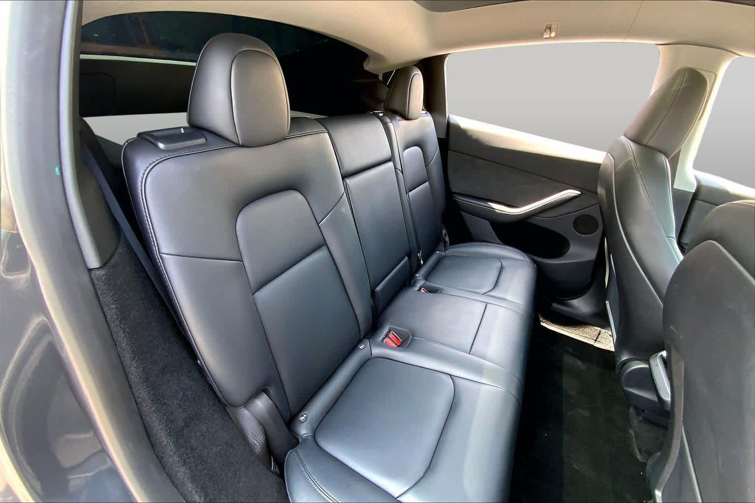 Used 2023 Deep Blue Metallic Tesla  image 17