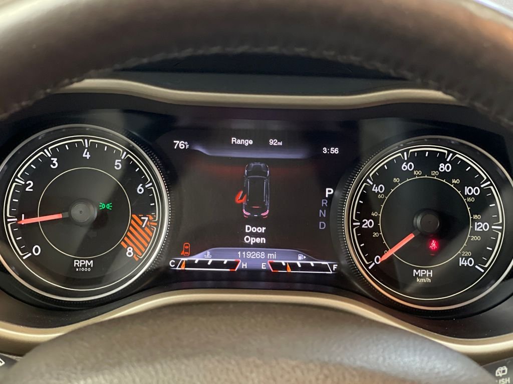 Used 2014 White Jeep Trailhawk image 21