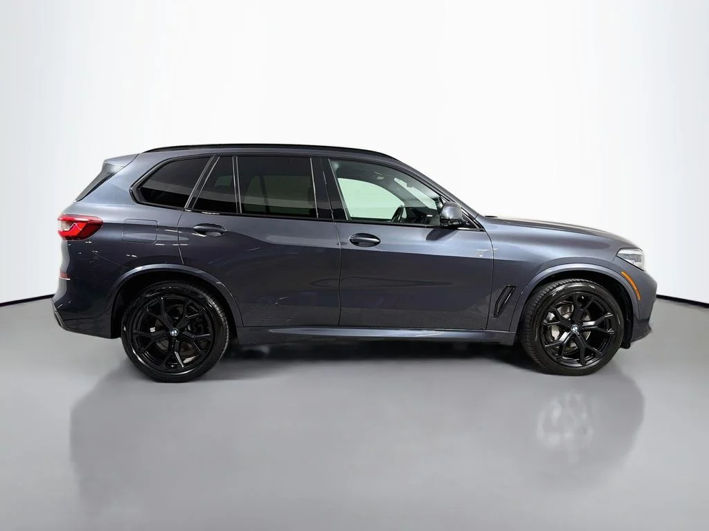 Used 2019 Gray BMW xDrive40i image 4