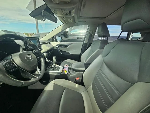 Used 2019 Magnetic Gray Metallic Toyota XLE Premium image 14