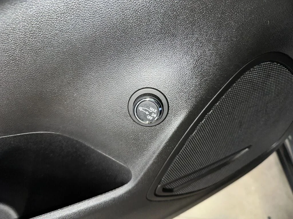Used 2023 Moonstone Gray Metallic Buick Essence image 9