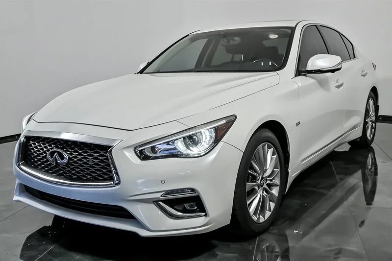 Used 2020 Majestic White INFINITI 3.0T Luxe image 5