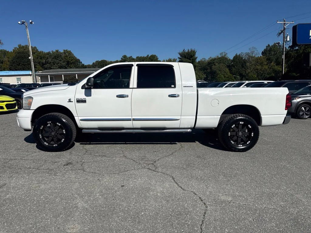 Used 2007 White Dodge Laramie image 2