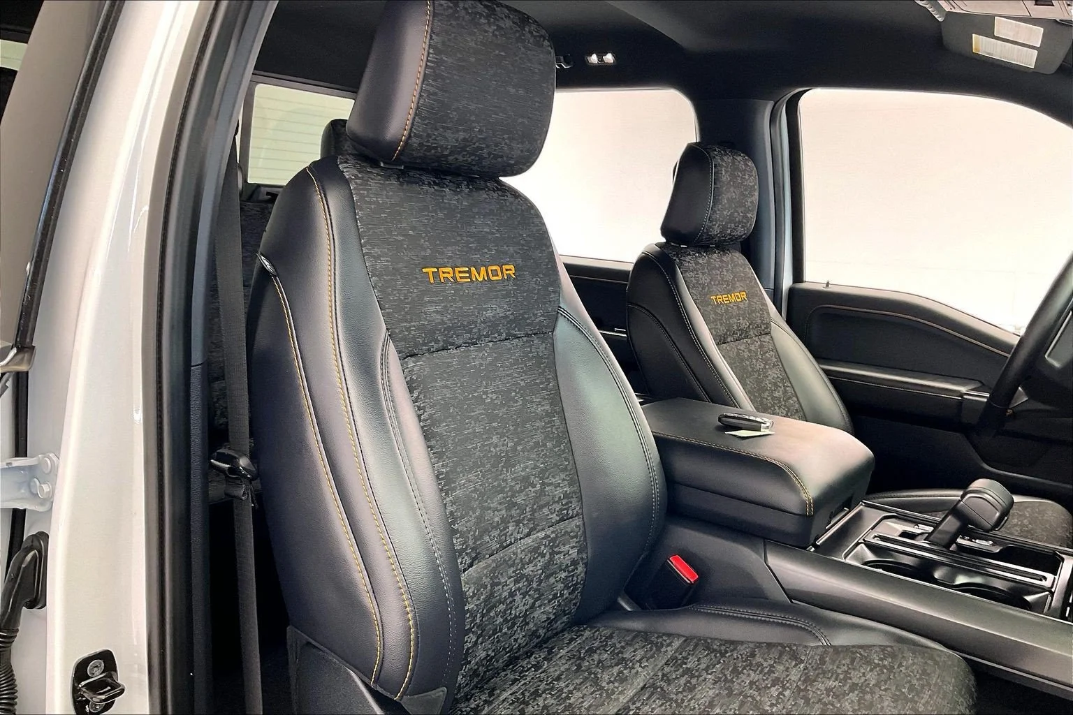Used 2025 Oxford White Ford Tremor image 6