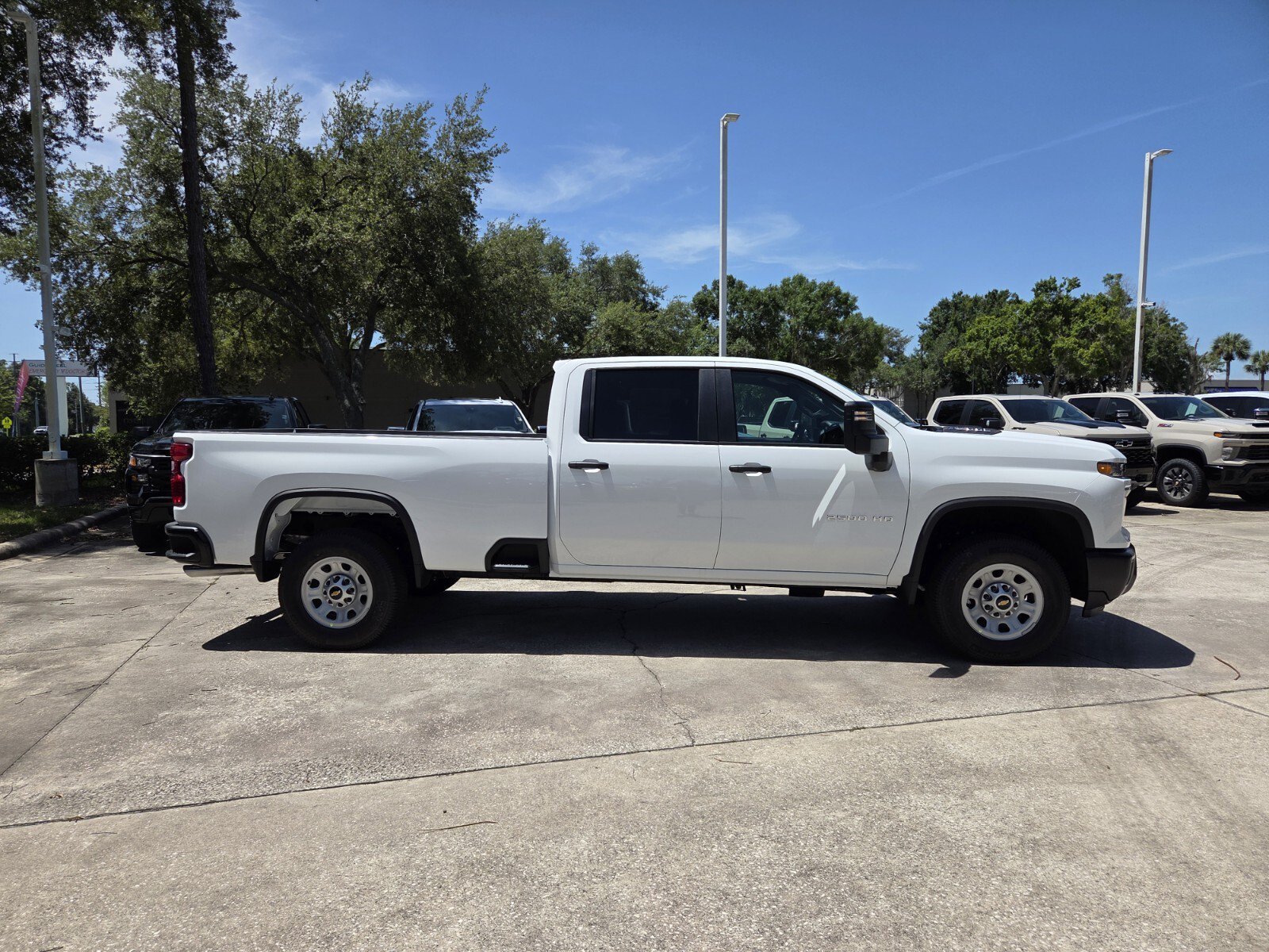 New 2026 Summit White Chevrolet WT image 8