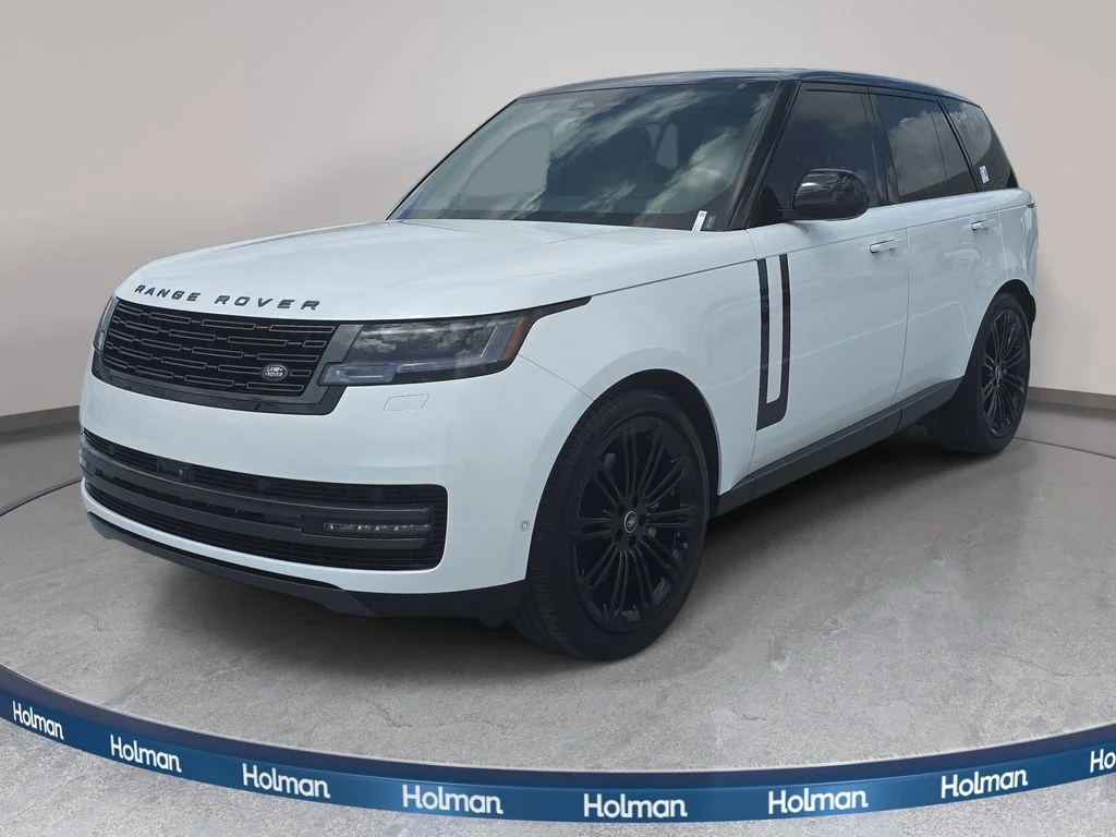 Used 2025 White Land Rover SE image 1