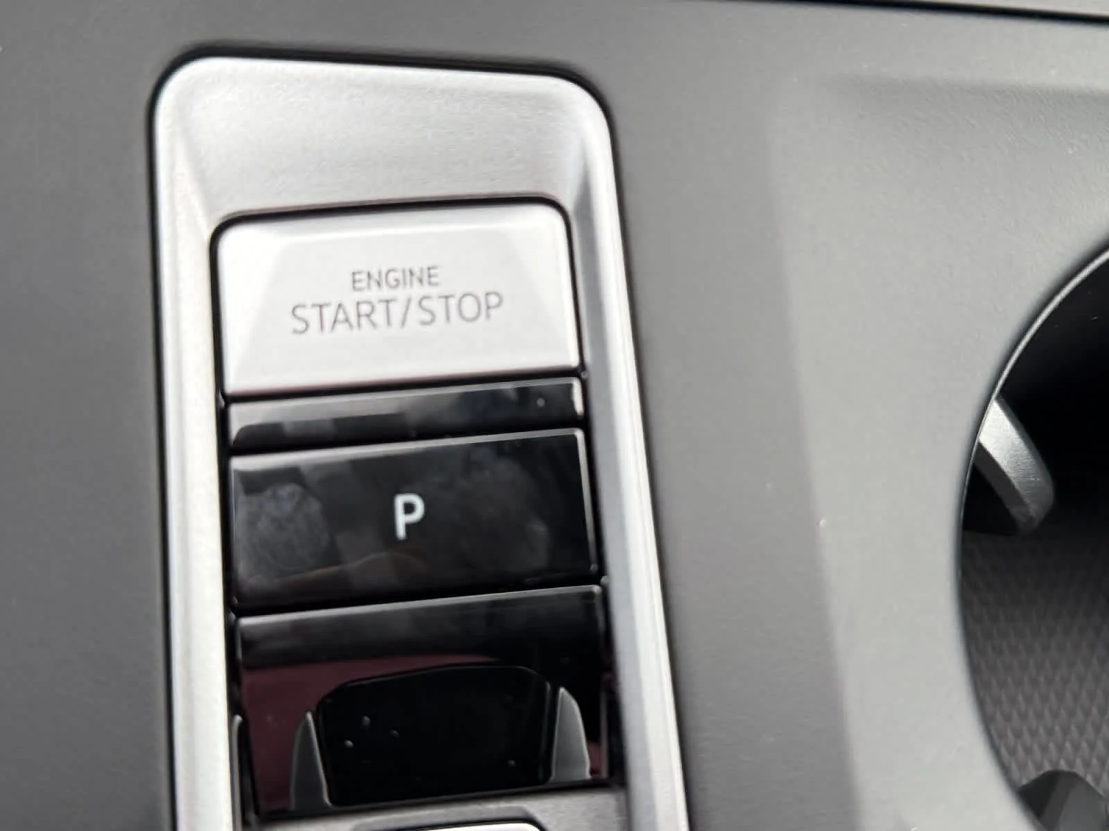 New 2026 Opal White Pearl Volkswagen 2.0T SE image 17