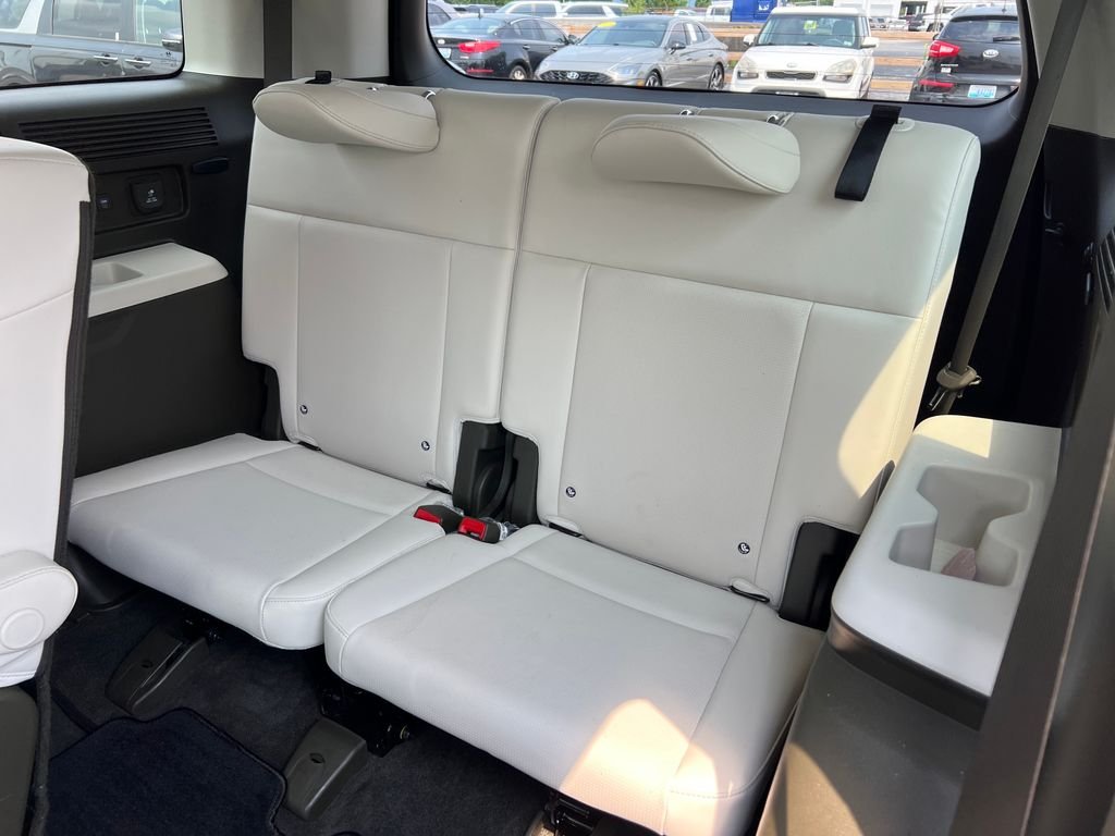 Certified Used 2025 White Hyundai Calligraphy image 25