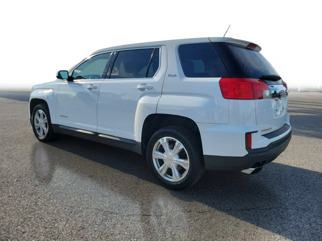 Used 2017 White GMC SLE-1 image 3