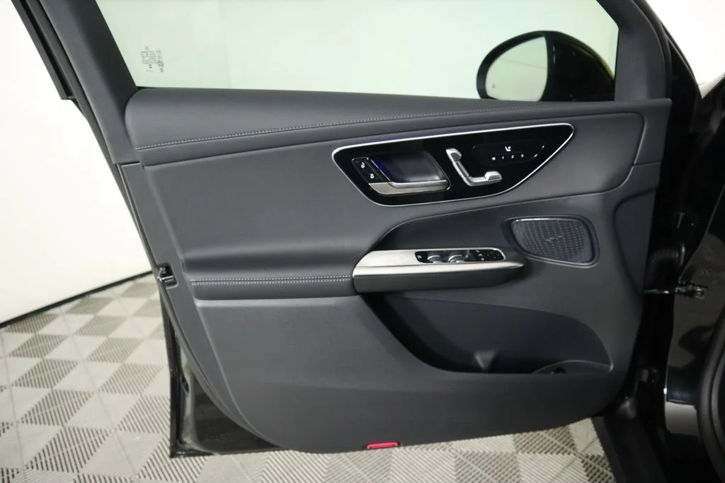 2025 Mercedes-Benz GLC Base - Photo 24