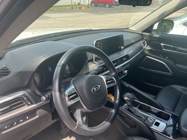 Used 2020 White Kia S image 10