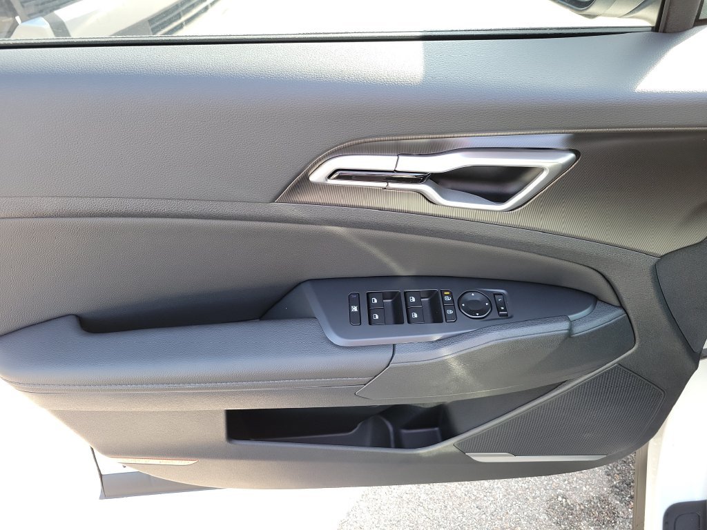 New 2027 Snow White Pearl Kia EX image 21