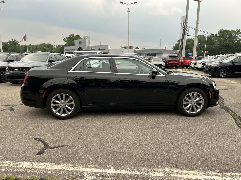 Used 2021 Black Chrysler Touring image 6