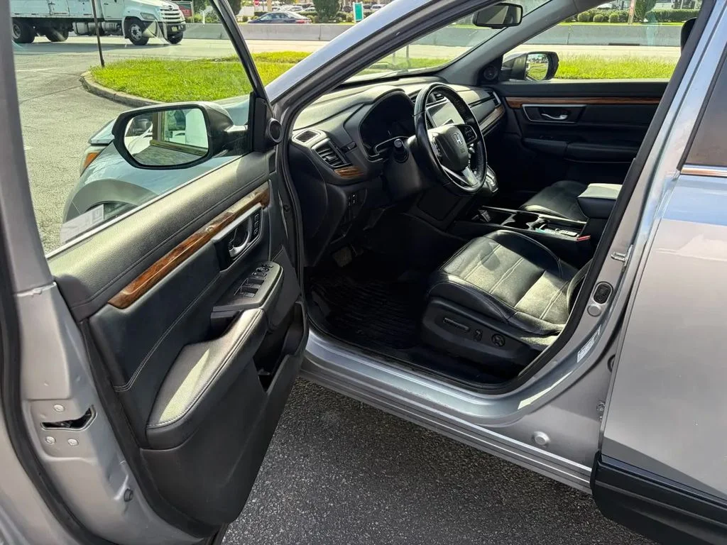 Used 2018 Lunar Silver Metallic Honda EX-L image 5