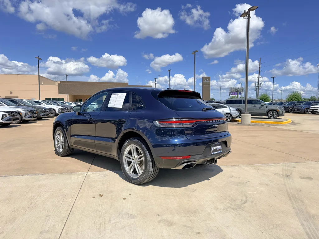 Used 2019 Night Blue Metallic Porsche Base image 9