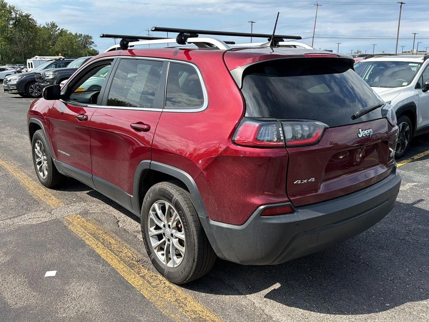 Used 2020 Velvet Red Pearlcoat Jeep Latitude Plus image 5