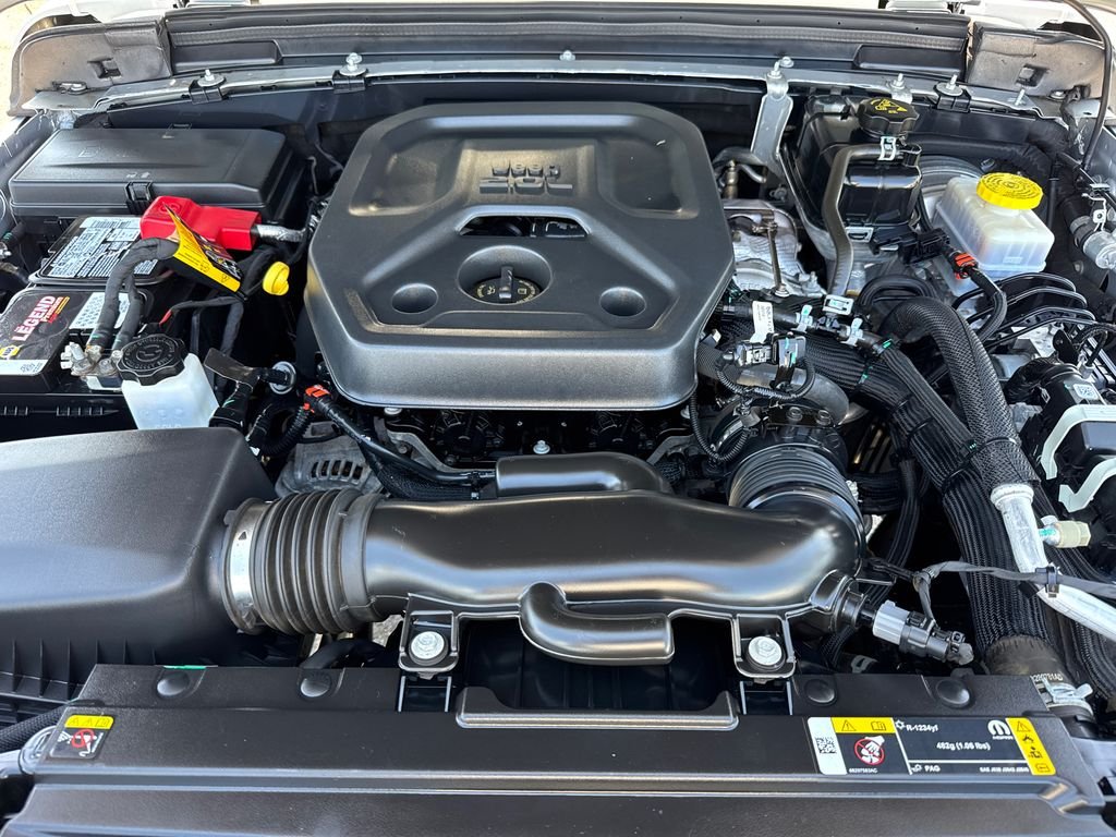Used 2023 Silver Jeep Sport S image 10