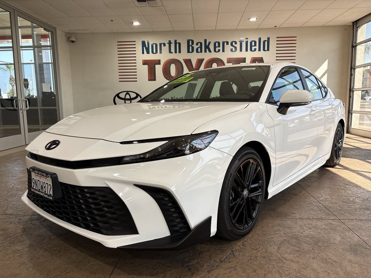 Certified Used 2025 Ice Toyota SE image 6