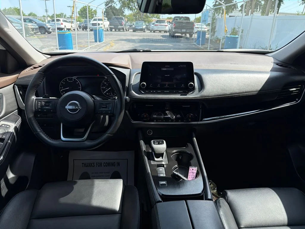 Used 2023 White Nissan SL image 29