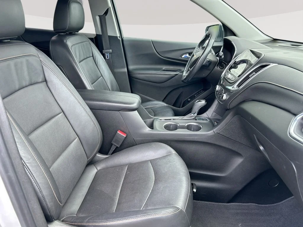 Used 2020 White Chevrolet Premier image 29