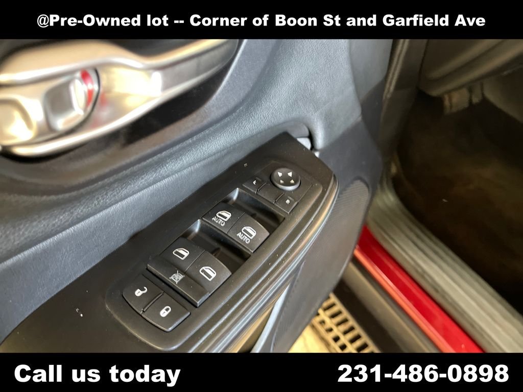 Used 2014 Red Jeep Trailhawk image 16