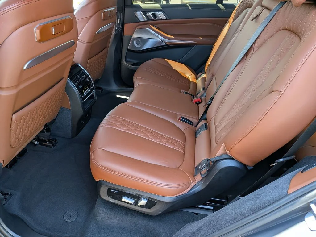Used 2025 Gray BMW ALPINA XB7 image 36