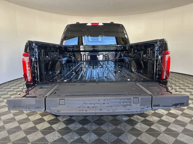 New 2026 Agate Black Metallic Ford King Ranch image 21