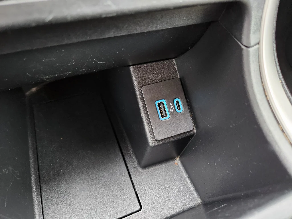 Used 2024 Agate Black Metallic Ford SEL image 20