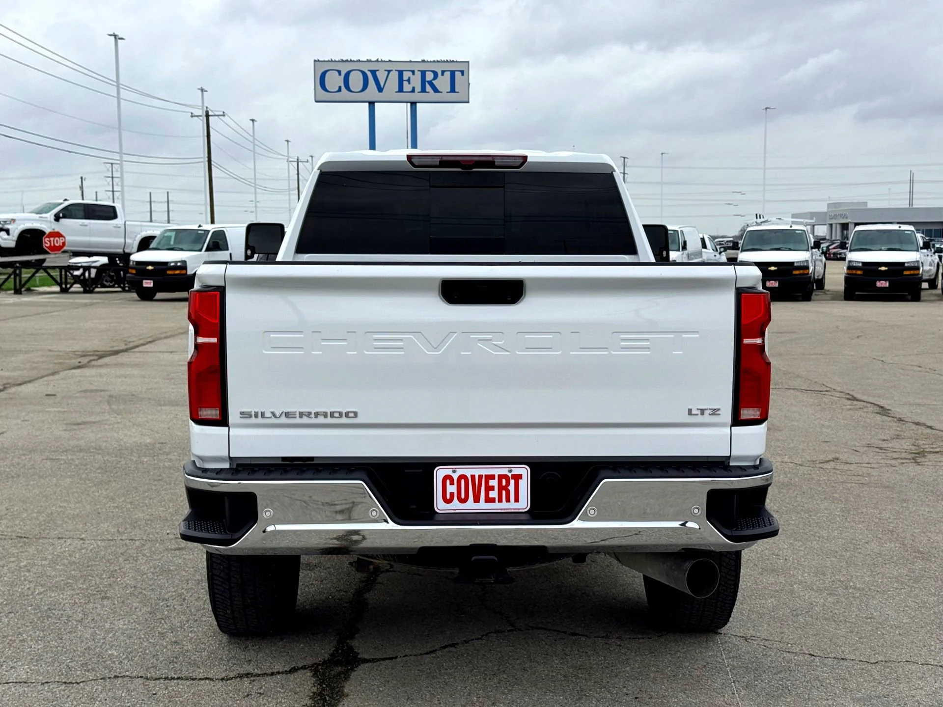 Used 2025 Summit White Chevrolet LTZ image 8