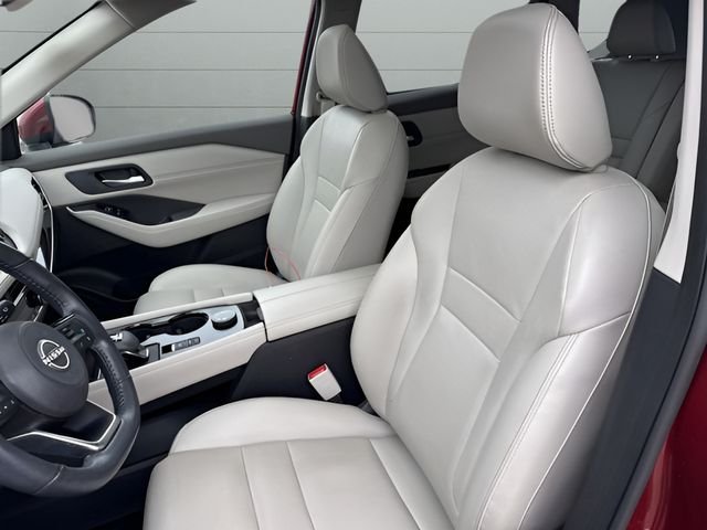 Used 2023 Red Nissan SL image 18