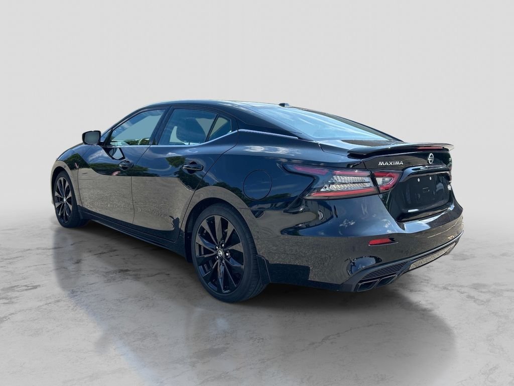 Used 2022 Black Nissan SR image 3