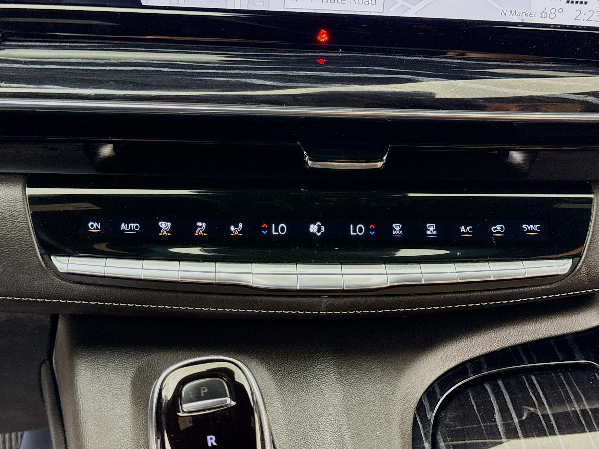 Used 2022 Crystal White Tricoat Cadillac Sport image 18