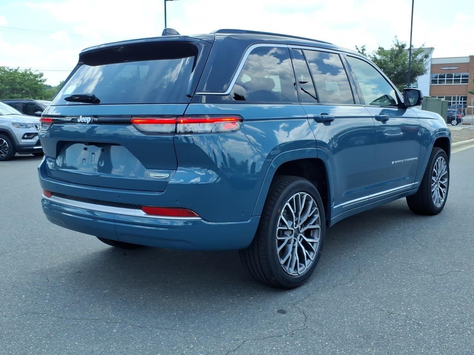New 2026 Steel Blue Exterior Paint Jeep Summit image 2