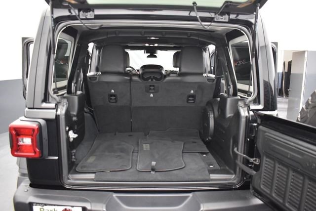 Used 2022 Jeep Wrangler Unlimited Rubicon with VIN 1C4JJXFG6NW126513 for sale in Burnsville, Minnesota