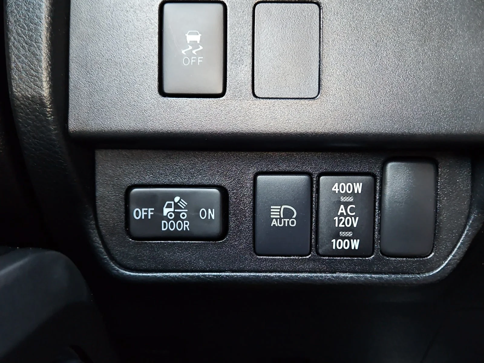 Used 2021 Super White - 040 Toyota SR5 V6 image 20