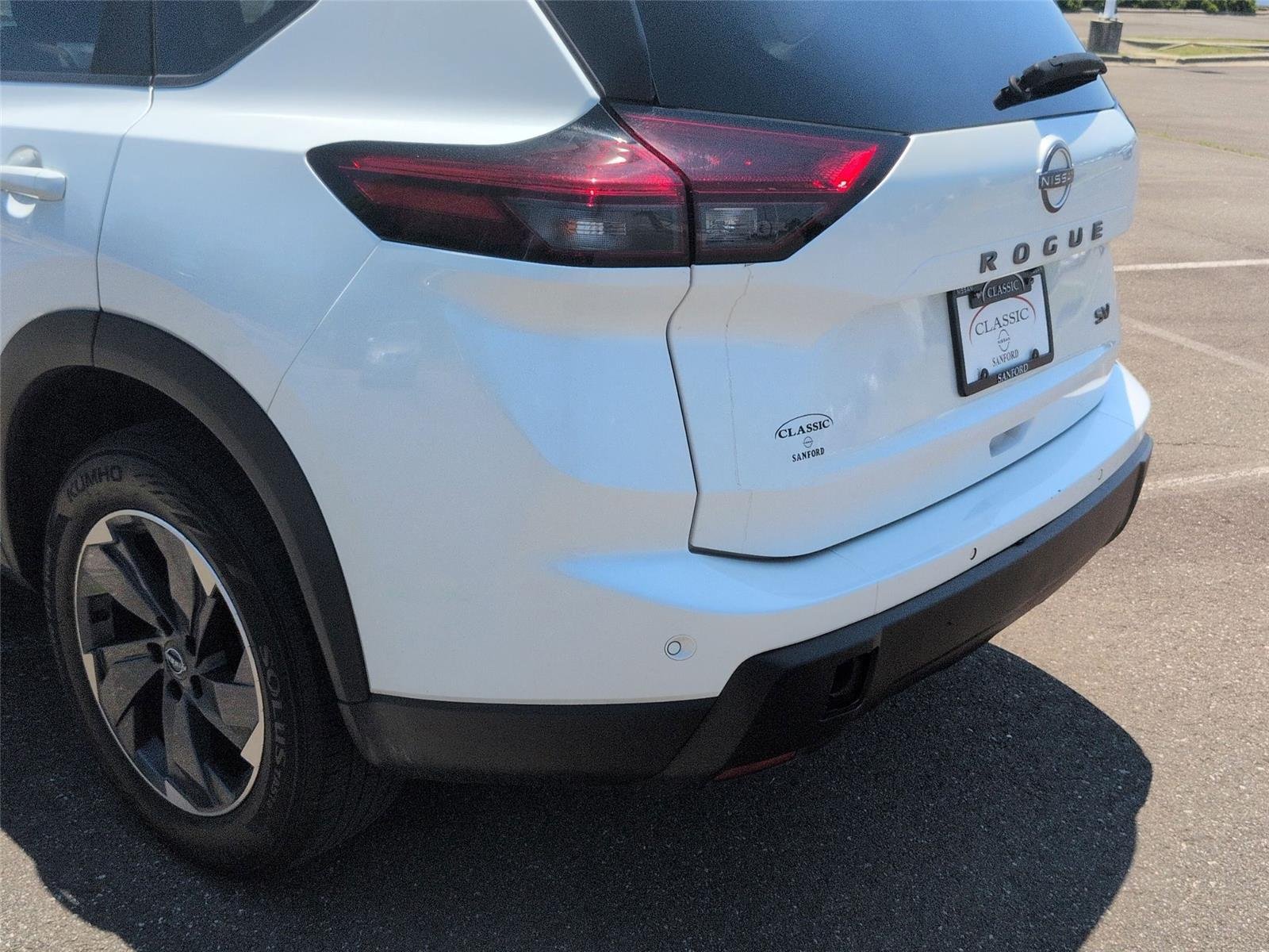 Used 2024 Everest White Pearl Nissan SV image 12