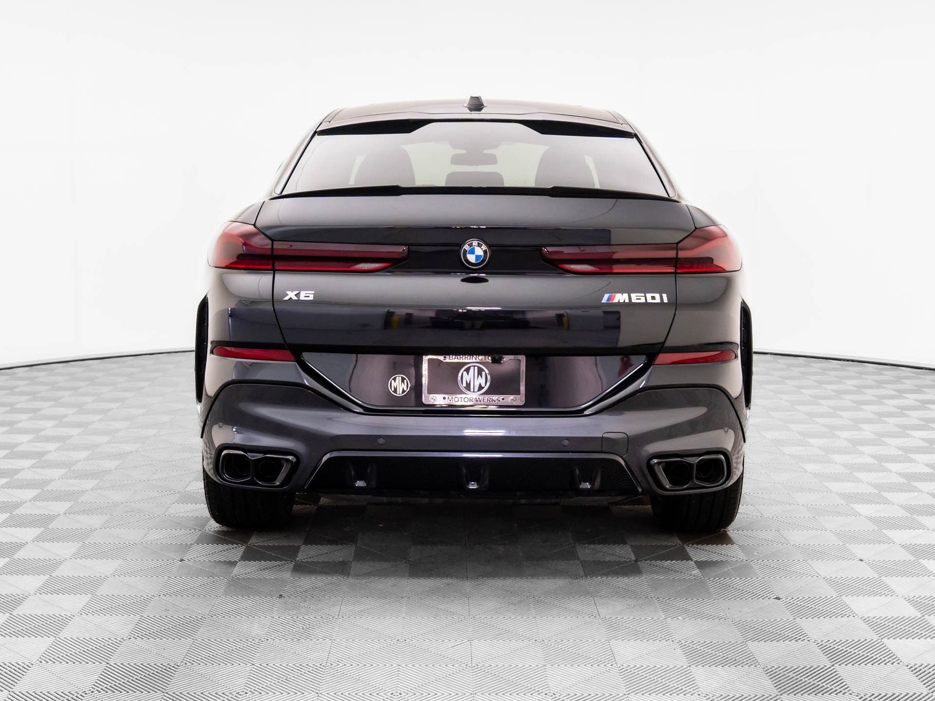 Used 2024 Black BMW M60i image 4