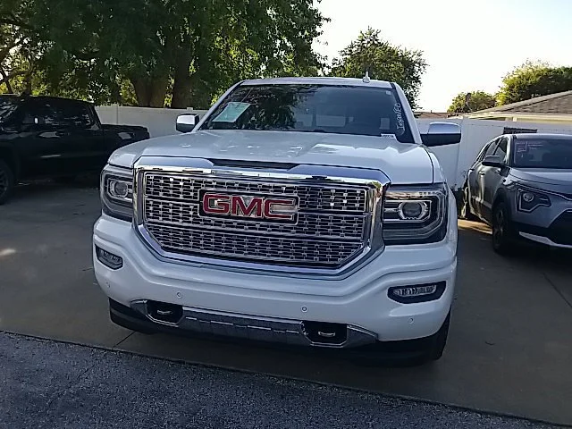 Used 2018 WHITE FROST TRICOAT GMC Denali image 11