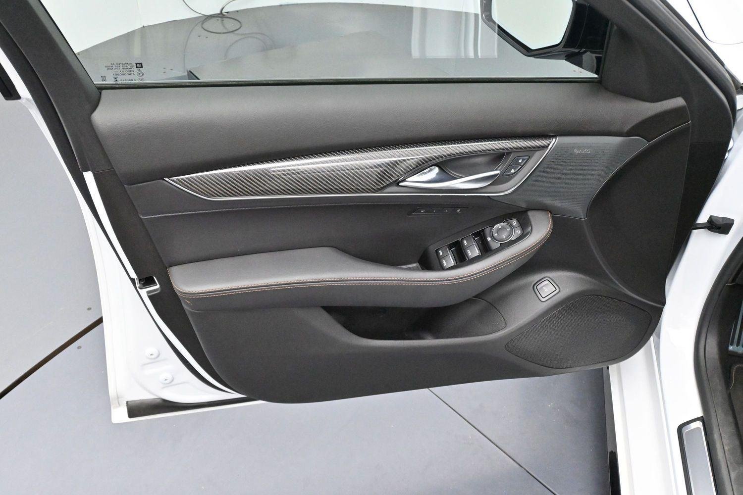 Used 2025 Summit White Cadillac V-Series image 9