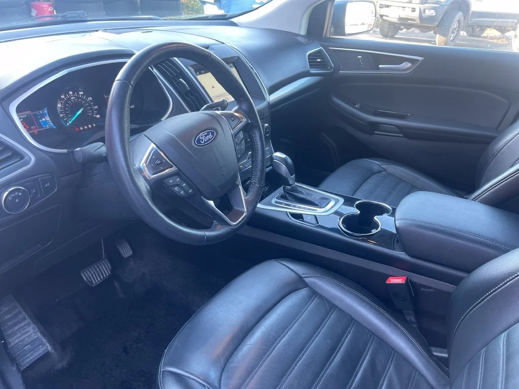 Used 2018 Blue Ford SEL image 16