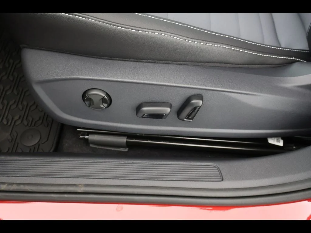 New 2026 Red Volkswagen 1.5T SE image 14