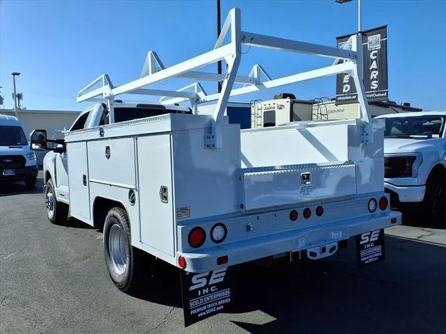 New 2024 Oxford White Ford XLT image 5