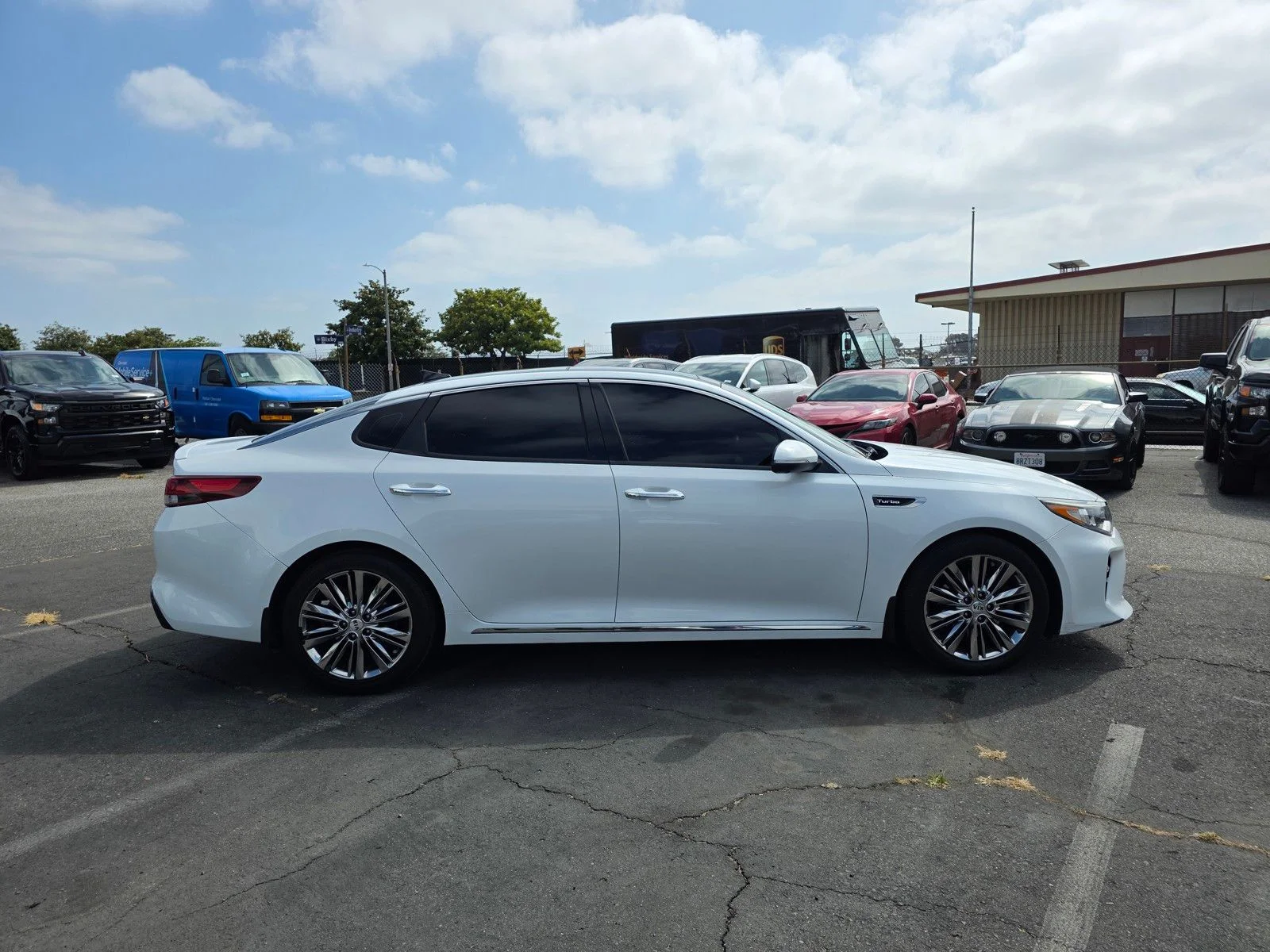 Used 2018 Snow White Pearl Kia SX image 8