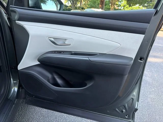 Used 2025 Gray Hyundai SEL Convenience image 14