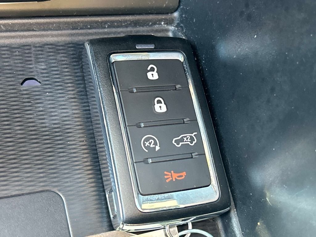 Used 2023 Red Jeep Altitude X image 32